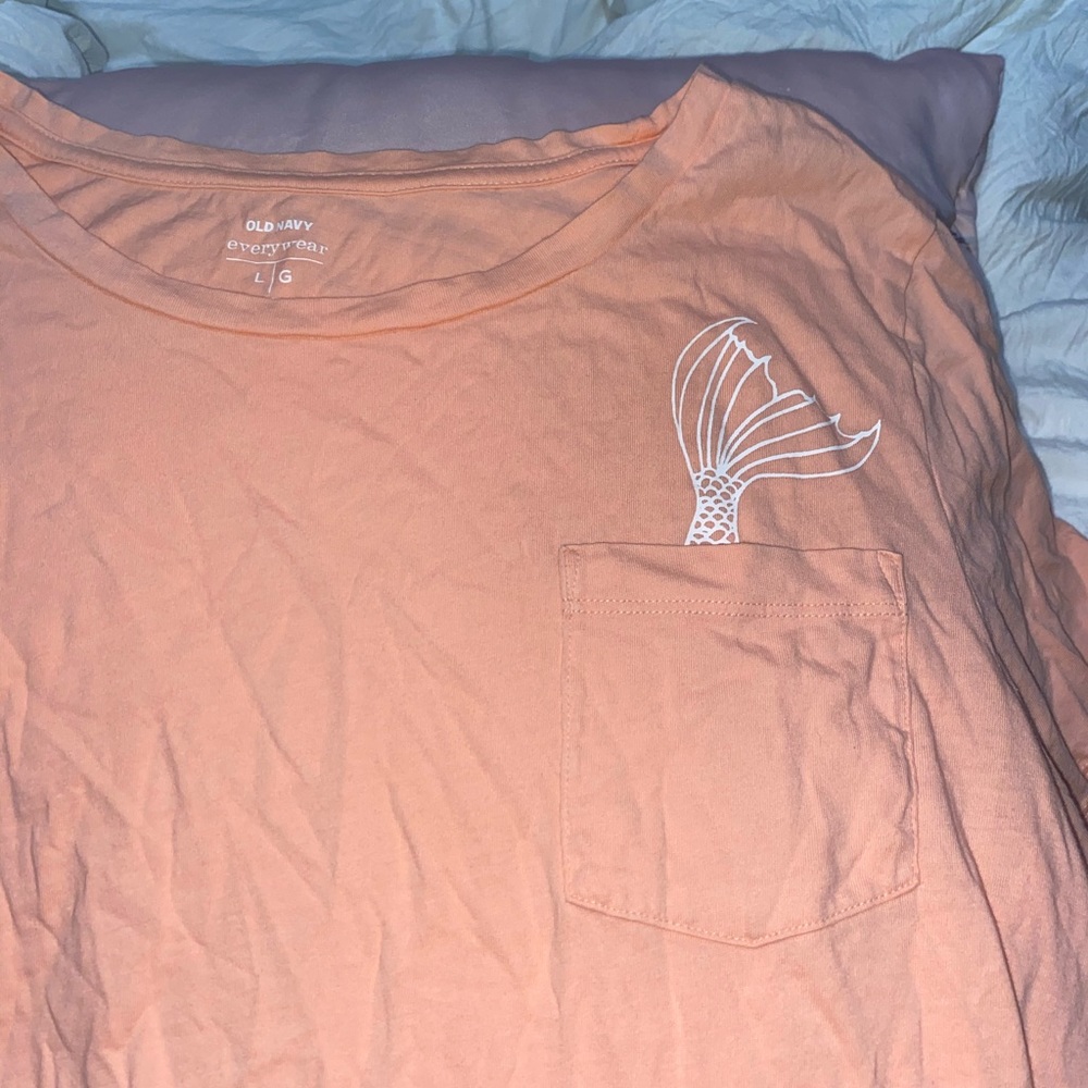 old navy shirt